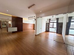 Seletaris (D27), Condominium #570434791